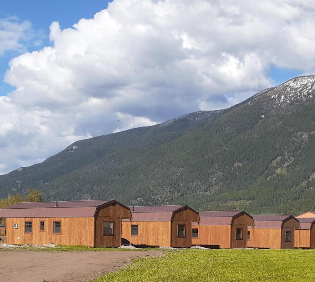 Glacier Acres Guest Ranch 컬럼비아 폴스 외부 사진